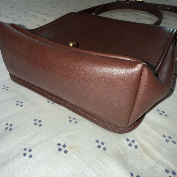 Coach 9076 Vintage 1990's Companion Flap Milk Chocolate Brown Leather Crossbody - Picture 5 of 13